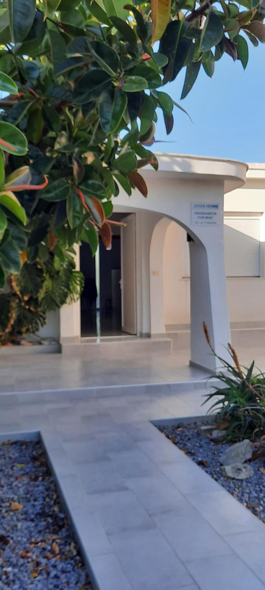 Janis Home Chrani Exterior photo